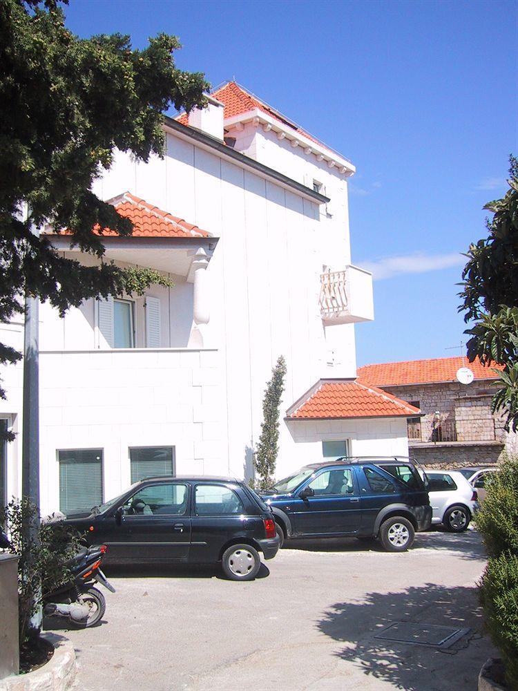 Villa Supetar Exterior photo